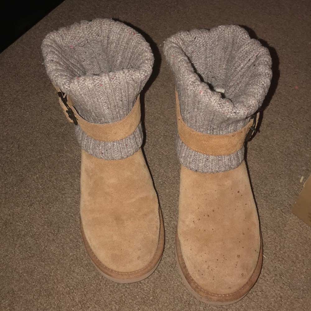 Women’s Size 7  Ugg’s - Picture 4 of 6